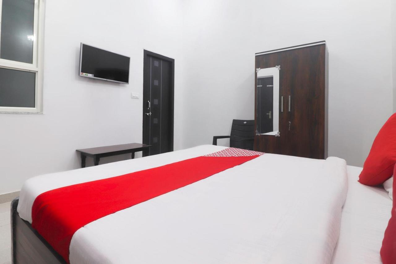 Oyo 67215 Shri Hit Radha Bhawan Hotel Vrindāvan Екстериор снимка